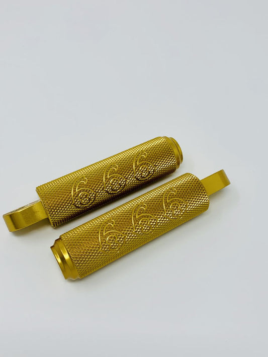 DMR 666 FOOTPEGS